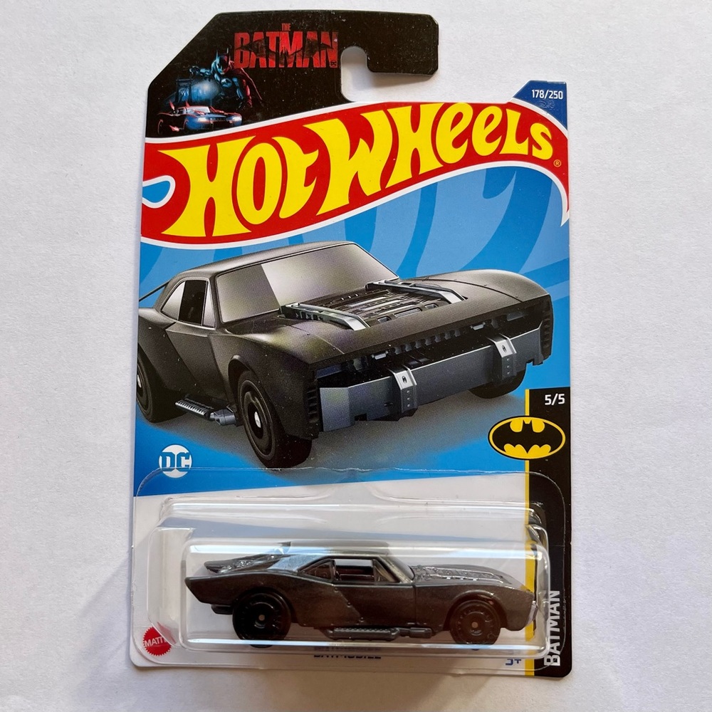 Hot Wheels Batman 5/5 Batmobile Car
